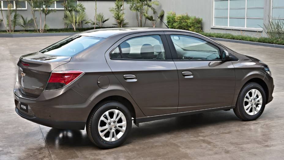 Novidade ser&aacute; oferecida nas vers&otilde;es LT e LTZ | <a href="https://gutenberg.quatrorodas.abril.com.br/carros/lancamentos/novo-chevrolet-prisma-custa-partir-r-xx-xxx-733233.shtml" rel="migration">Leia mais</a>