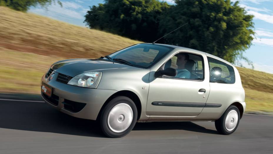 Estilo europeu dos anos 90: o Clio pode se despedir do Brasil em 2012 Estilo europeu dos anos 90: o Clio pode se despedir do Brasil em 2012