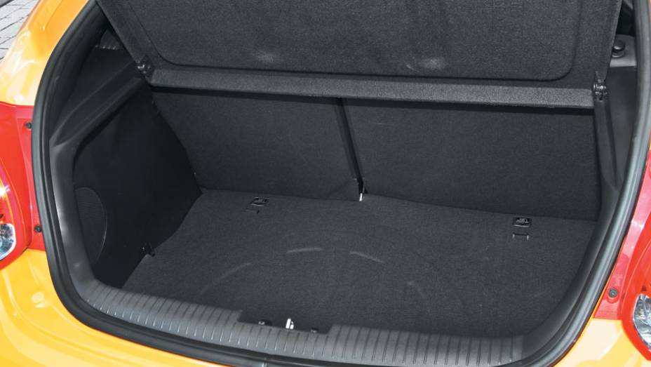 As malas têm sorte, com 320 litros de porta-malas As malas têm sorte, com 320 litros de porta-malas