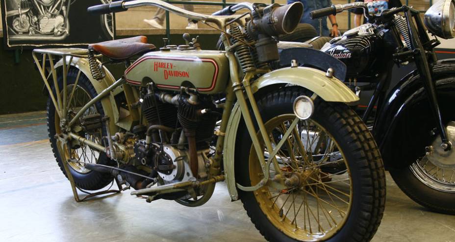 Harley-Davidson original 1920 com lubrifica&ccedil;&atilde;o manual e sem reaproveitamento do &oacute;leo | <a href="https://gutenberg.quatrorodas.abril.com.br/moto/noticias/two-wheels-brazil-reune-fabricantes-nacionais-americanos-motos-vintage-644346.shtml" rel="migration">Leia mais</a>