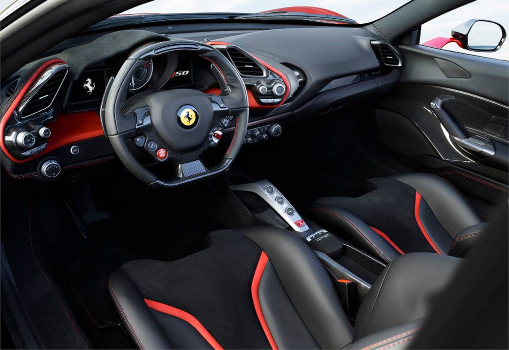 Ferrari J50 Cockpit é semelhante ao da Ferrari 488 GTB