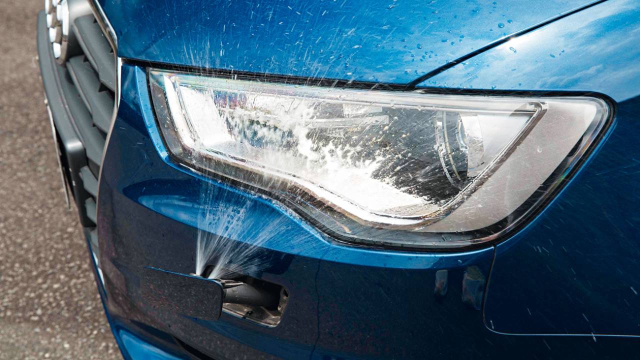Faróis de xenônio são acompanhados de lavadores de alta pressão