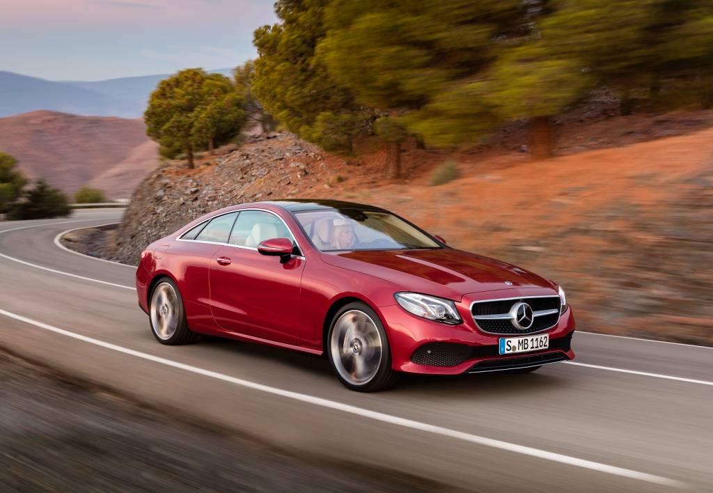 Mercedes-Benz revela novo Classe E Coupé