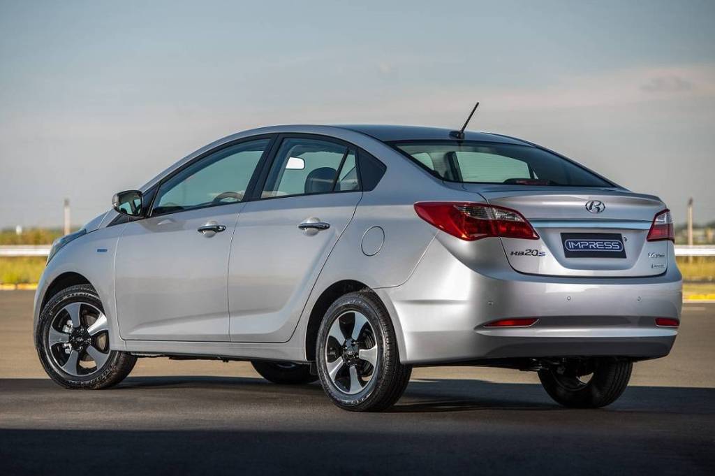 Hyundai HB20S Hyundai HB20S em posição 3x4 de traseira