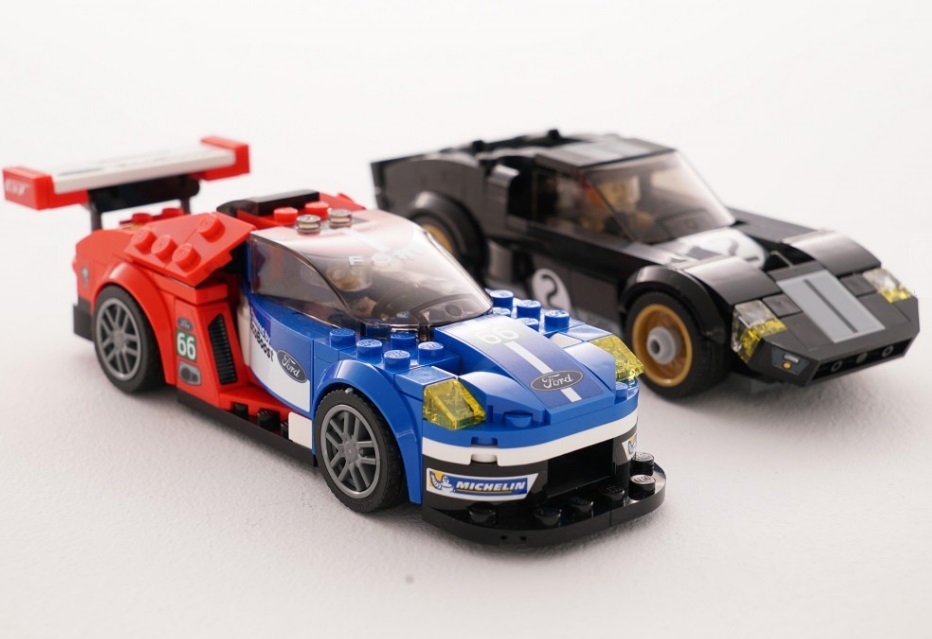 Lego Ford GT e GT40 Uma miniatura de Lego do Ford GT40 e GT