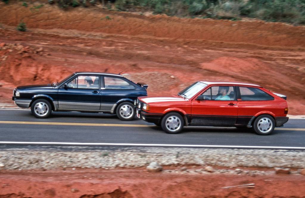 Gol GTi x Gol GTS O GTi foi melhor em desempenho, mas seu motor sofria corte acima de 6.100 rpm