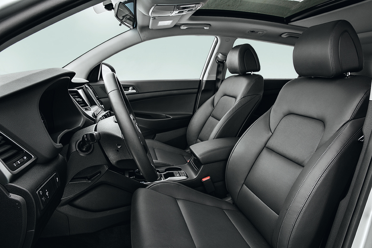 Bancos dianteiros possuem ajustes el&eacute;tricos; na top de linha, h&aacute; aquecimento e refrigera&ccedil;&atilde;o