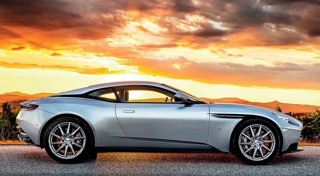 Aston Martin DB11 Há pouca carroceria além dos eixos