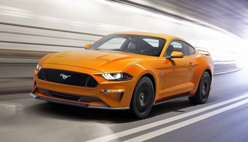 Ford Mustang ganha facelift e aposenta motor V6
