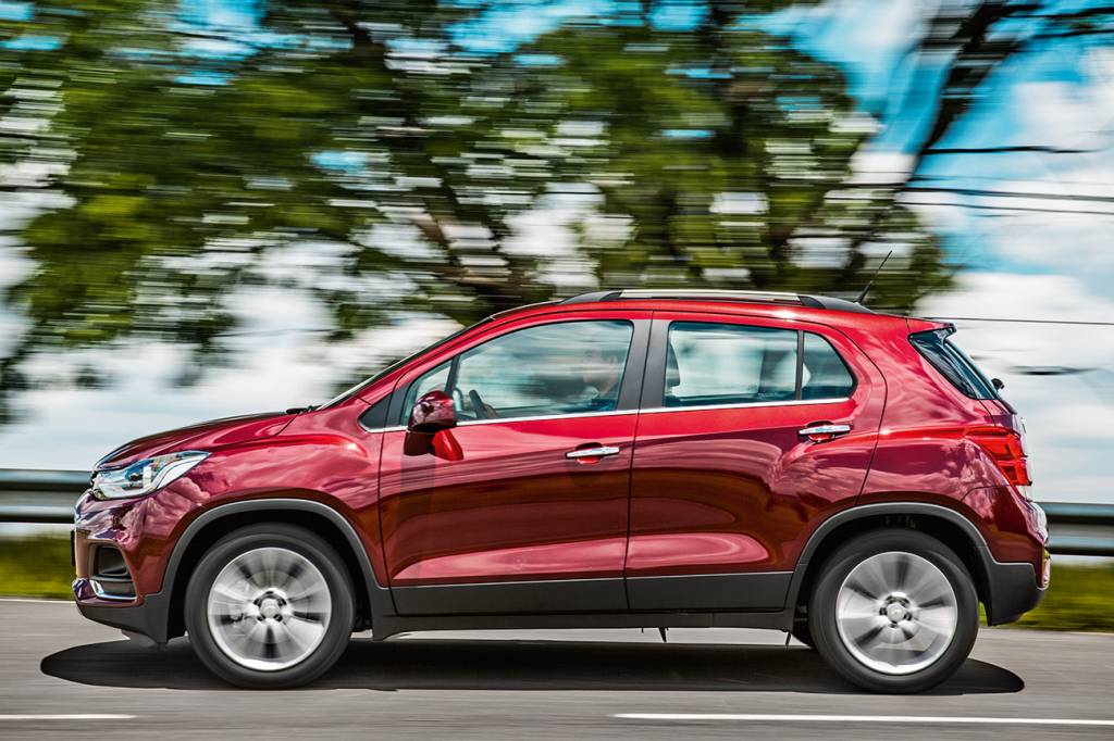 Chevrolet Tracker Versão LTZ tem rodas aro 18, mais cromados eleds nas lanternas