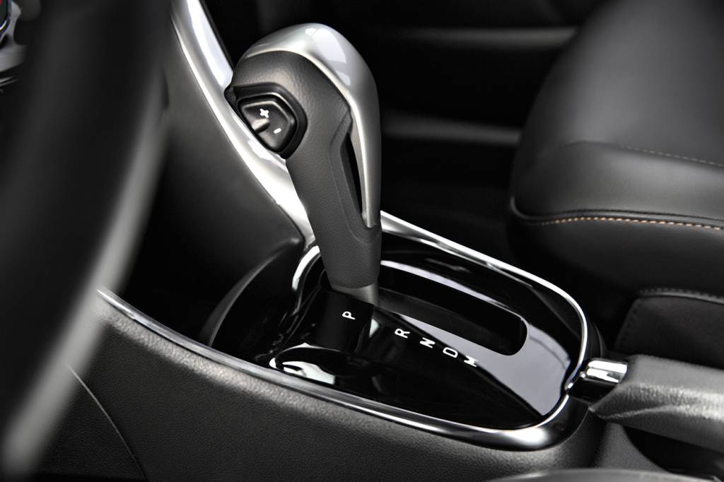 Chevrolet Tracker Câmbio automático tem seis marchas e opção de trocas na alavanca