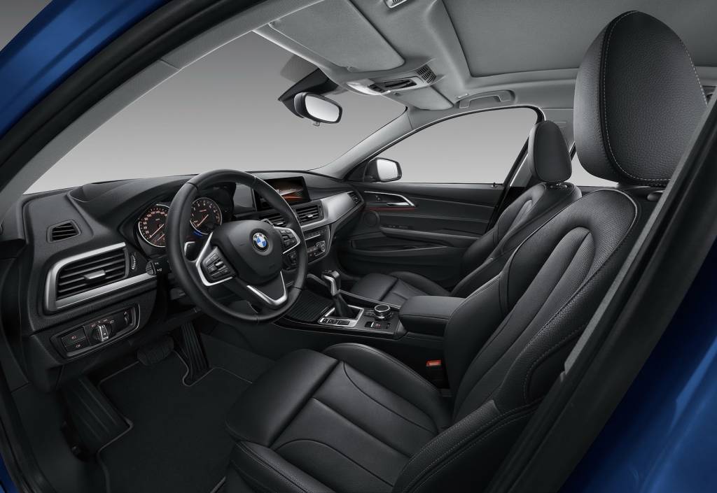 BMW Série 1 Sedan Cabine é quase a mesma do Série 1 hatch, ao contrário da plataforma