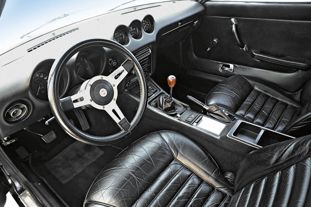 Datsun 240Z A cabine justa lembrava a dos esportivos europeus