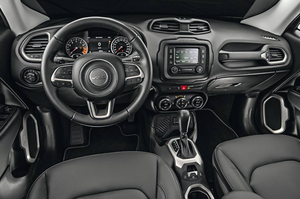 Jeep Renegade Tela multimídia do Renegade é menor que um smartphone, mas tem GPS. Acabamento é o melhor