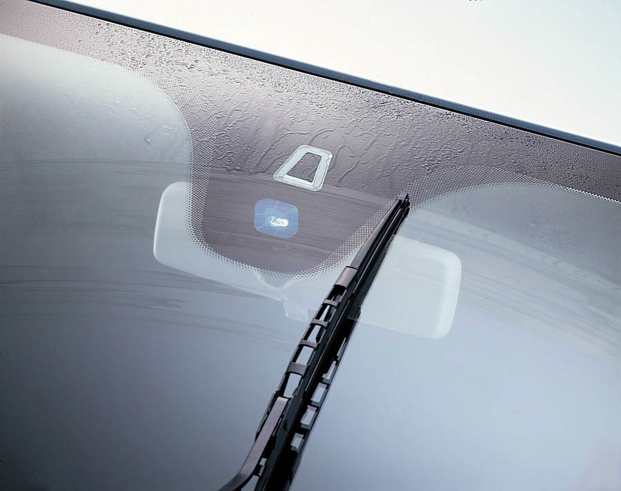 Para que servem os pontos pretos e faixas no para-brisa do carro?