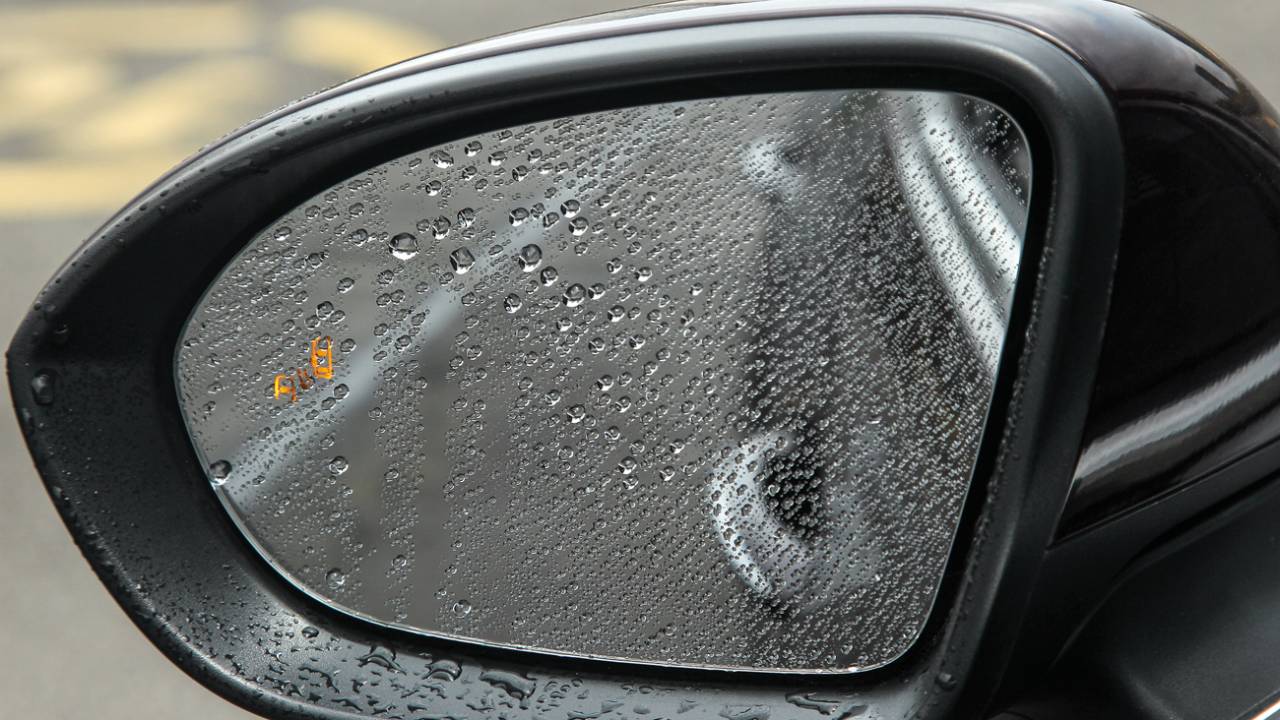 Chuva confunde o alerta de ponto cego