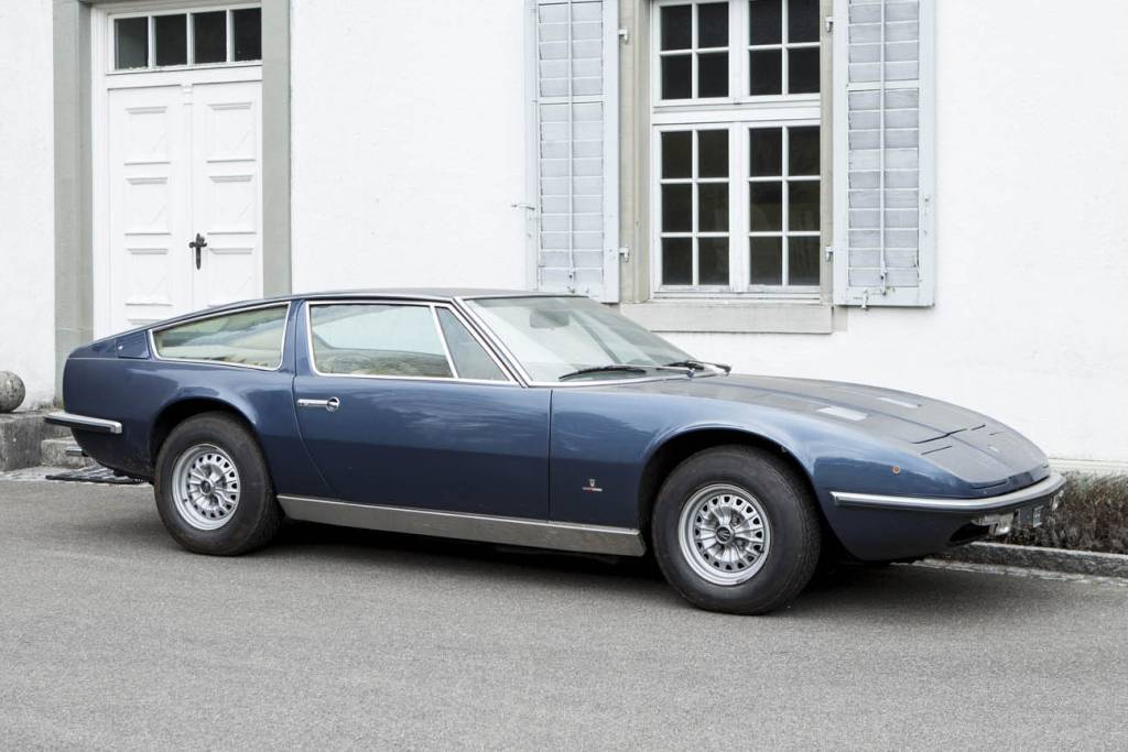 Coleção de carros clássicos de palácio suíço (11)