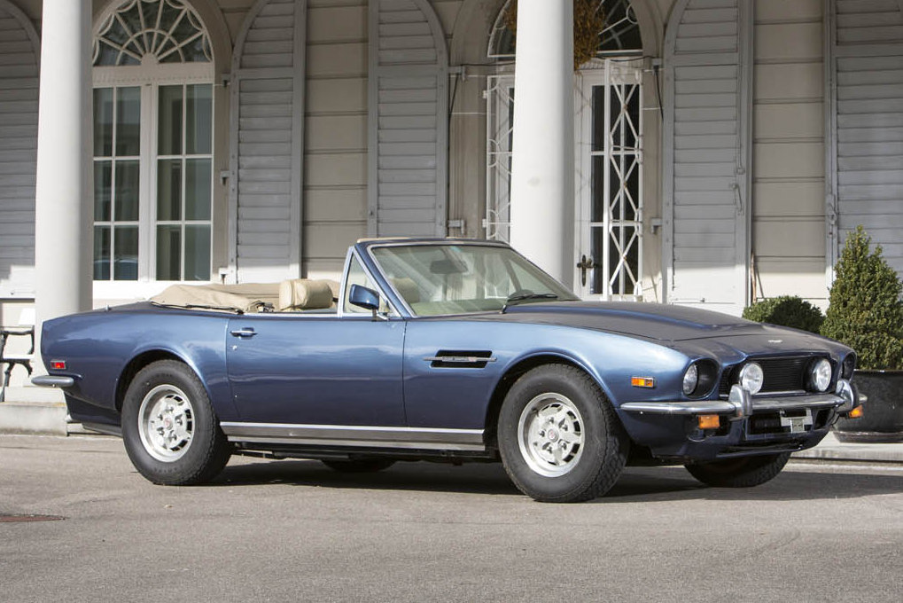 Coleção de carros clássicos de palácio suíço (6)