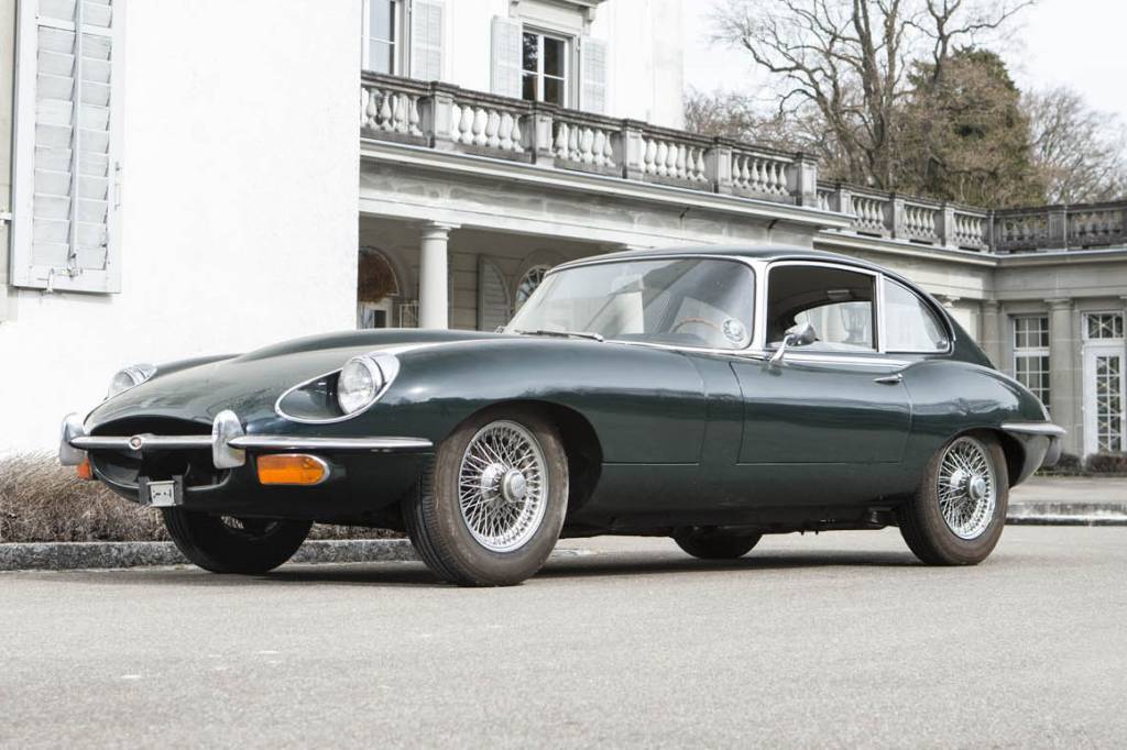 Coleção de carros clássicos de palácio suíço (8)