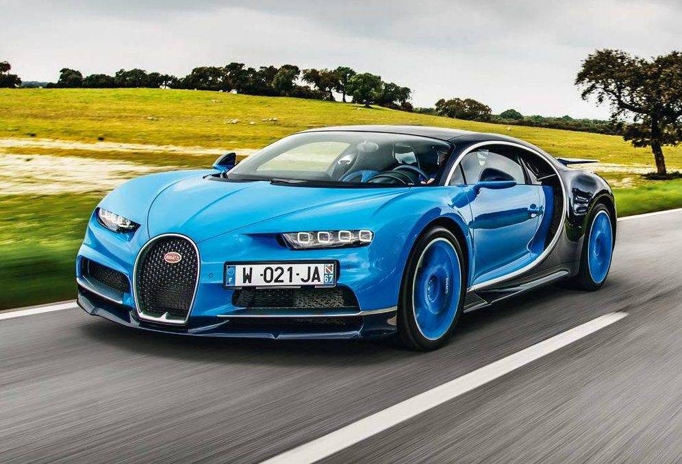 Dono de Bugatti Chiron é multado por dirigir a 414 km/h em Autobahn