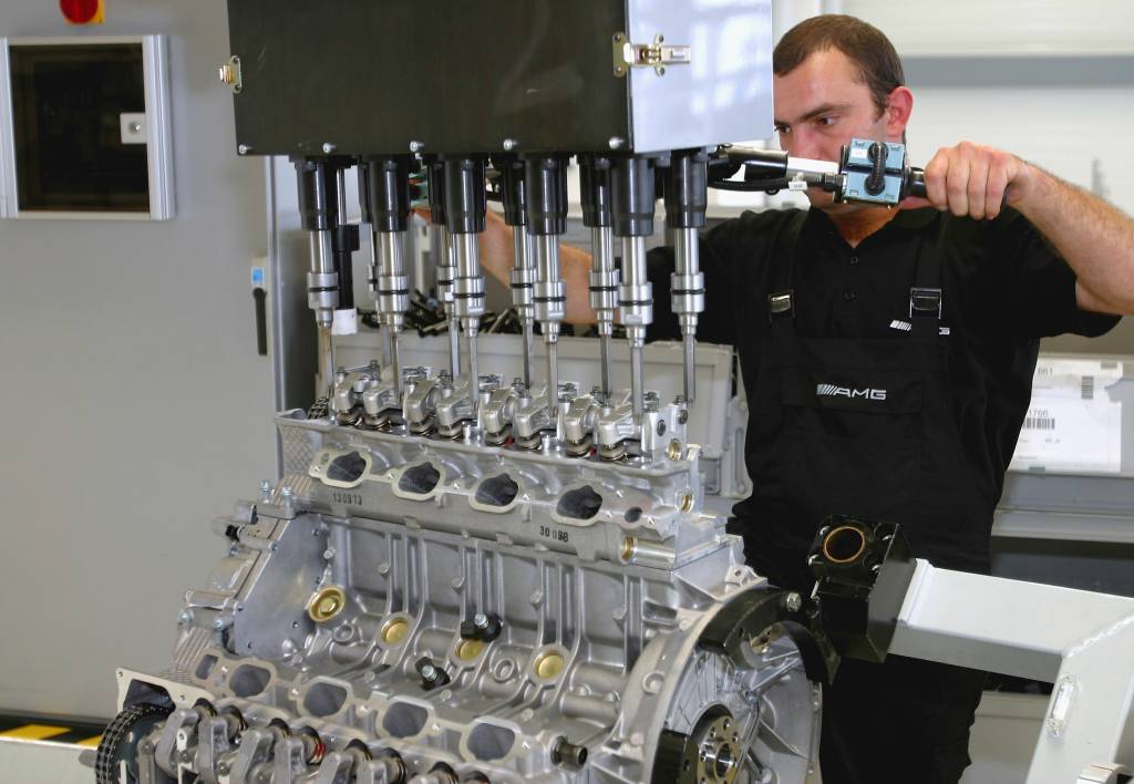 FÁBRICAÇÃO MOTOR MERCEDES