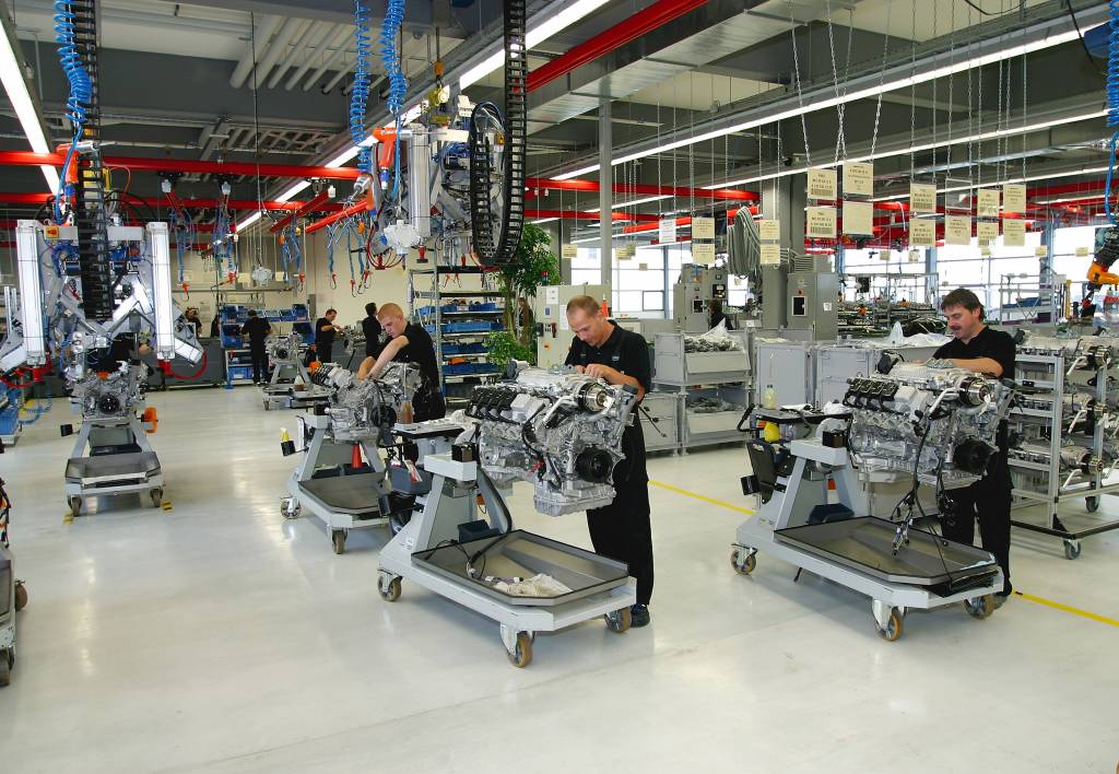 FÁBRICAÇÃO MOTOR MERCEDES