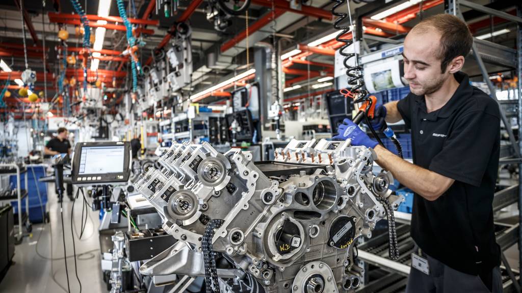 FÁBRICAÇÃO MOTOR MERCEDES