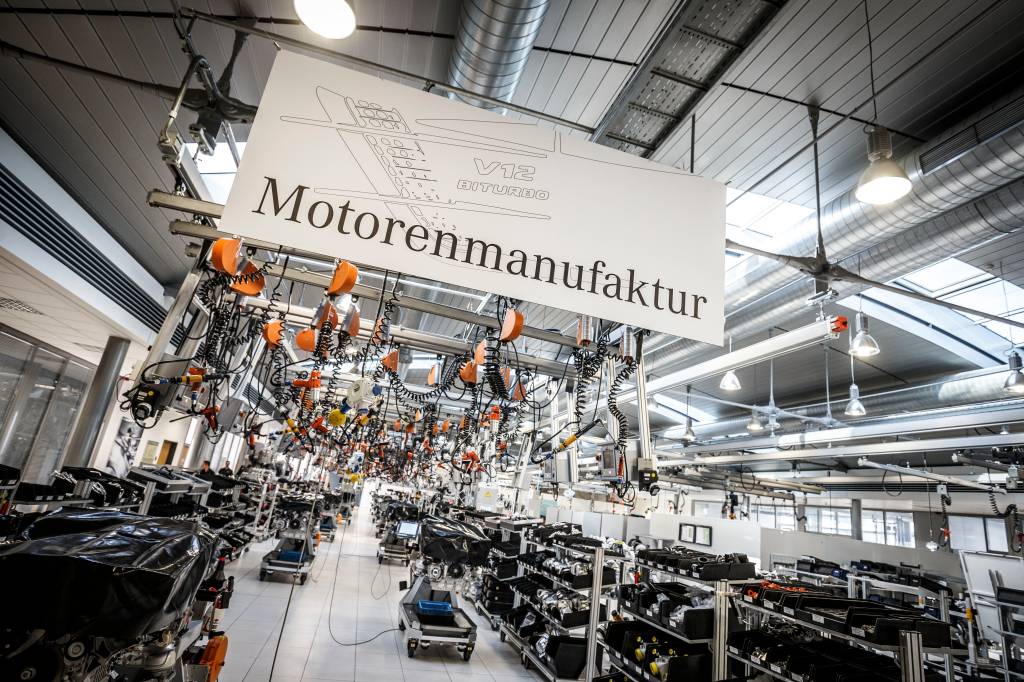 FÁBRICAÇÃO MOTOR MERCEDES