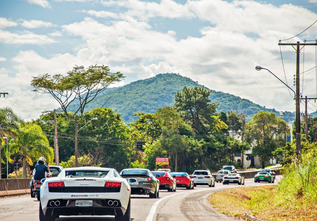 Dream Route: um passeio pelo país a bordo de 45 superesportivos