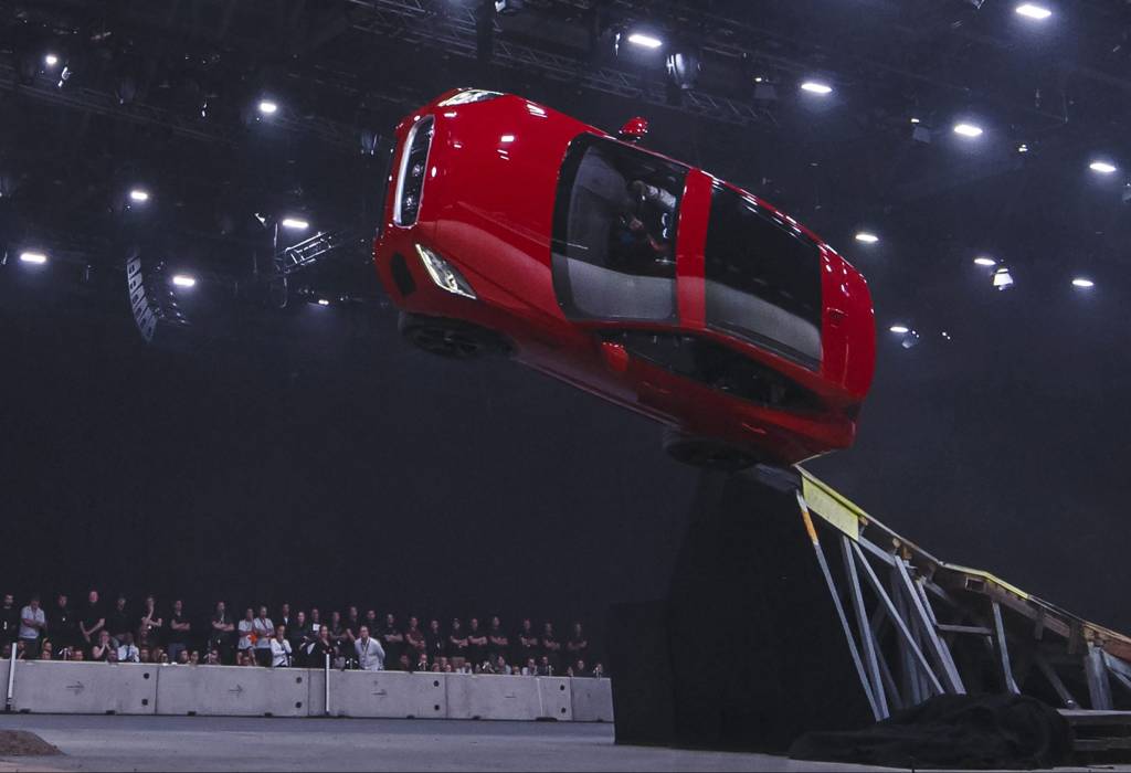 Salto do Jaguar E-Pace 4