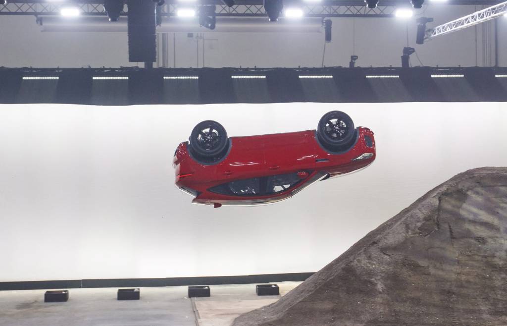Salto do Jaguar E-Pace 3