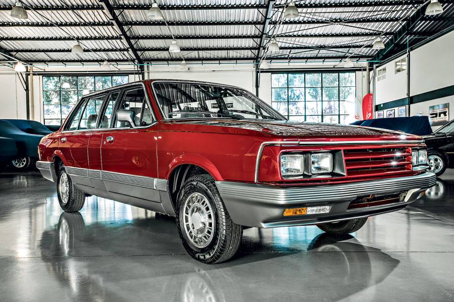 Limousine era baseada no Del Rey e tinha até telefone a bordo Limousine era baseada no Del Rey e tinha até telefone a bordo