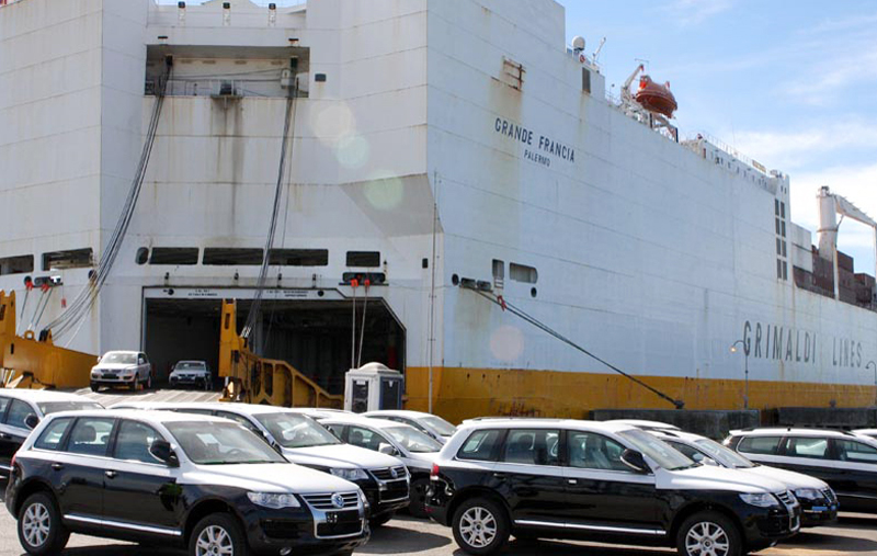 Carros importados terão livre entrada no país e sem sobretaxa