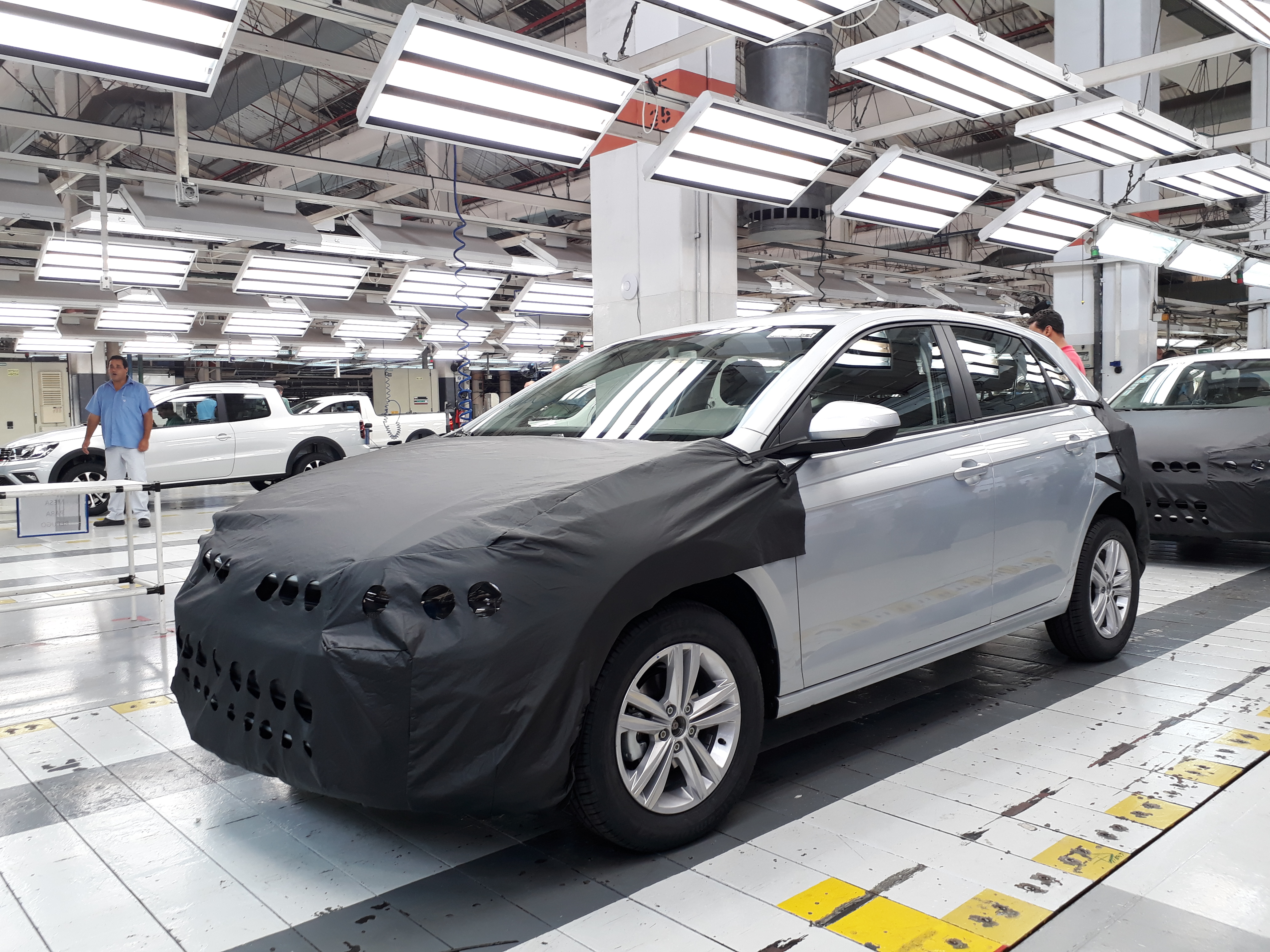 VW come&ccedil;a produ&ccedil;&atilde;o do Polo e confirma Virtus, SUV e picape