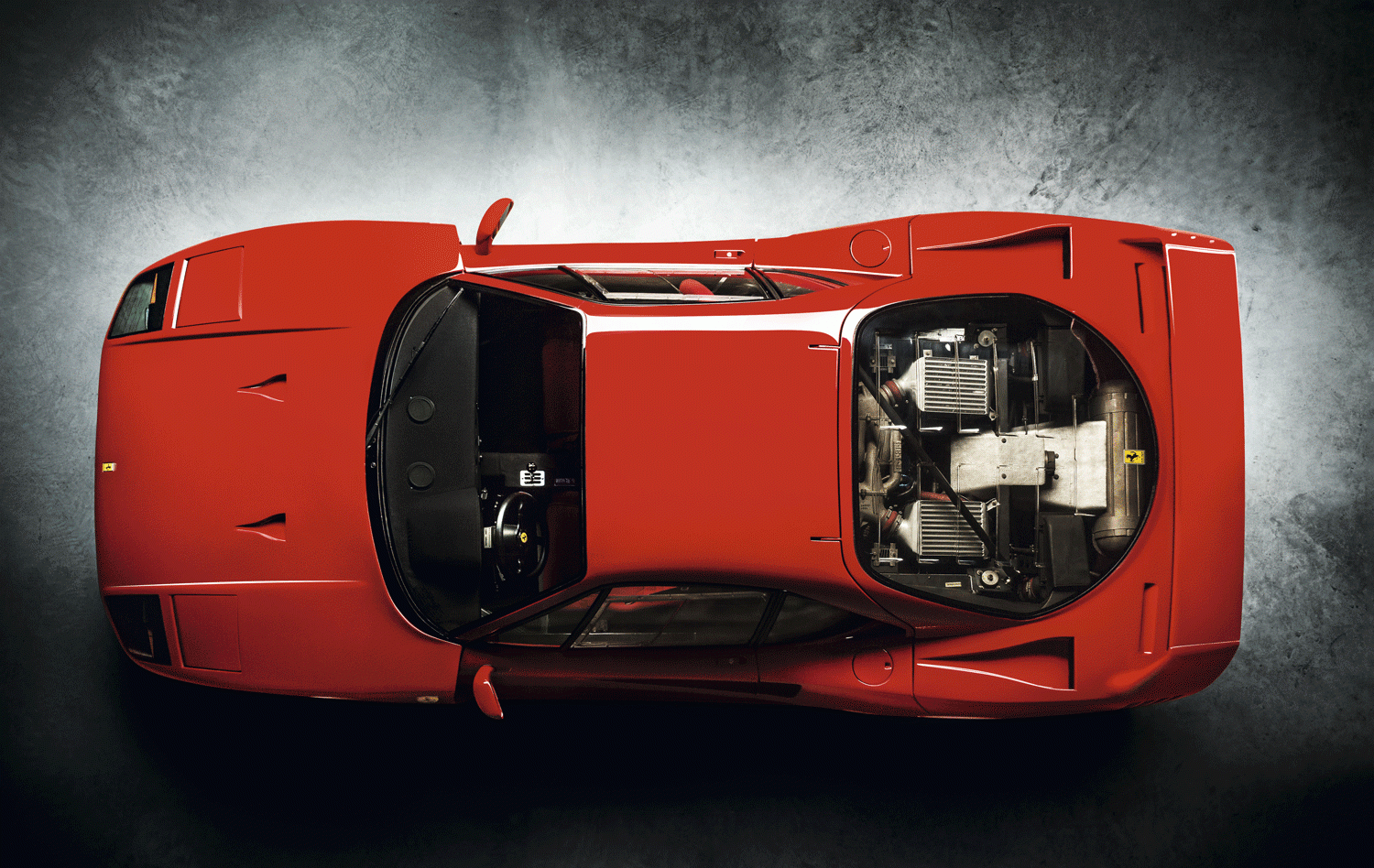 Ferrari F40 Tomadas à frente ventilam o interior; atrás, esfriam óleo do motor e câmbio