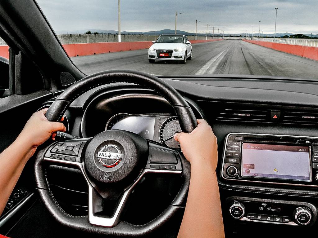 Nova lei dos faróis dispensa o facho baixo de dia, mas não para todos