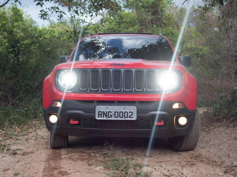 A equipe do GUIA JEEP QUATRO RODAS BY RENEGADE encarou com tudo os desafios da Chapada dos Veadeiros