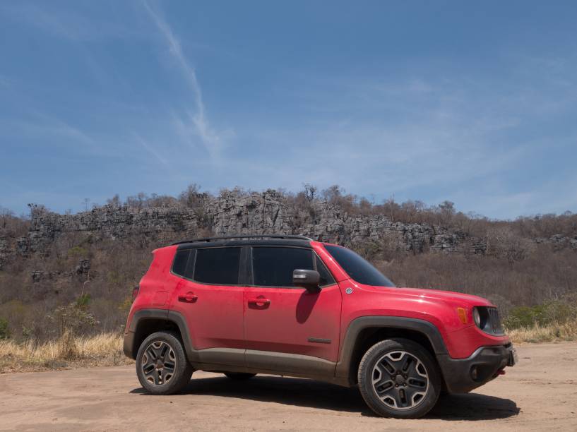 A equipe do GUIA JEEP QUATRO RODAS BY RENEGADE começou o dia cedo em Minas Gerais