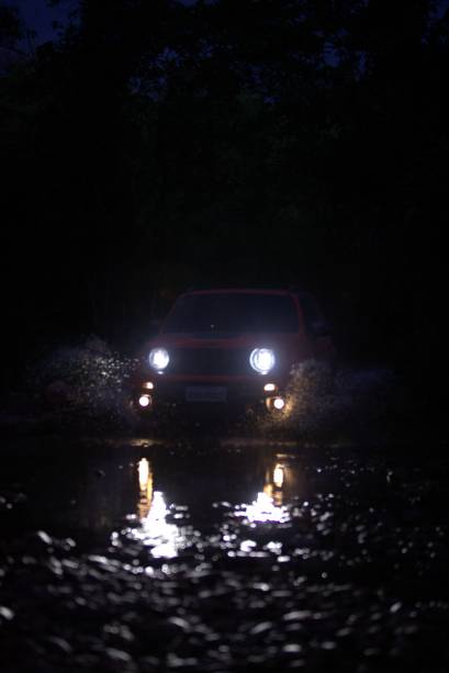 A equipe do GUIA JEEP QUATRO RODAS BY RENEGADE madrugando na Chapada dos Veadeiros