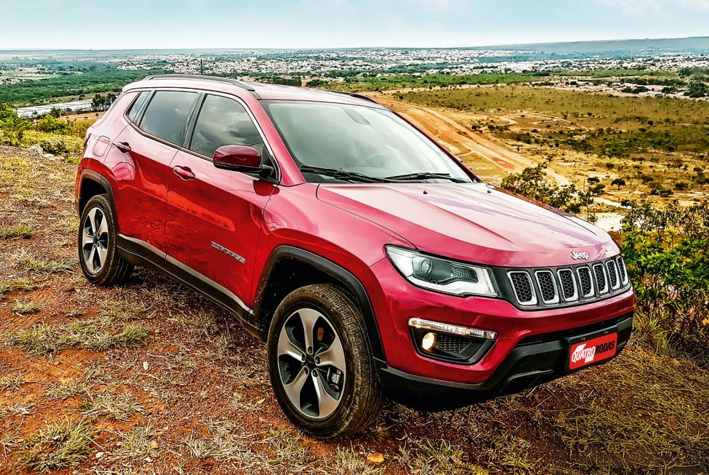 Jeep Compass Compass, no Morro da Capelinha, em Planaltina (DF)