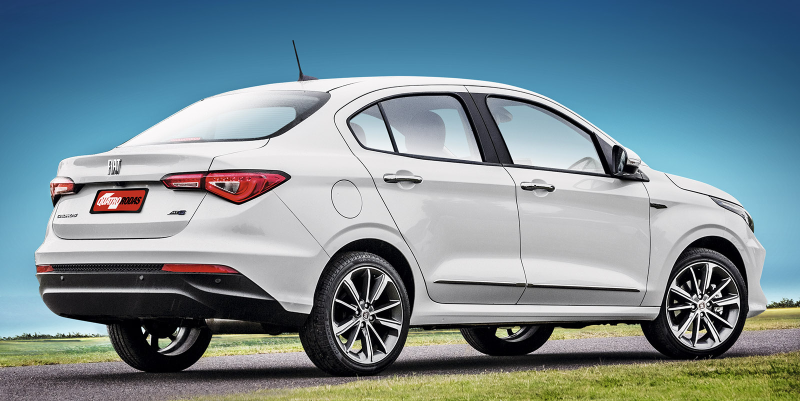 Comparativo Fiat Cronos x Volkswagen Virtus