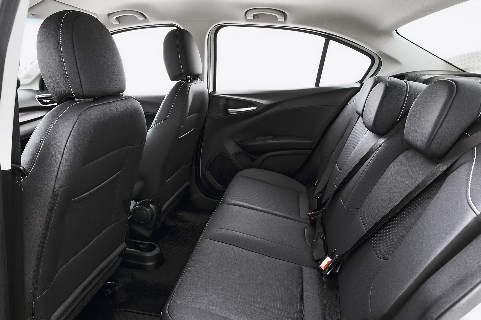Comparativo Fiat Cronos x Volkswagen Virtus