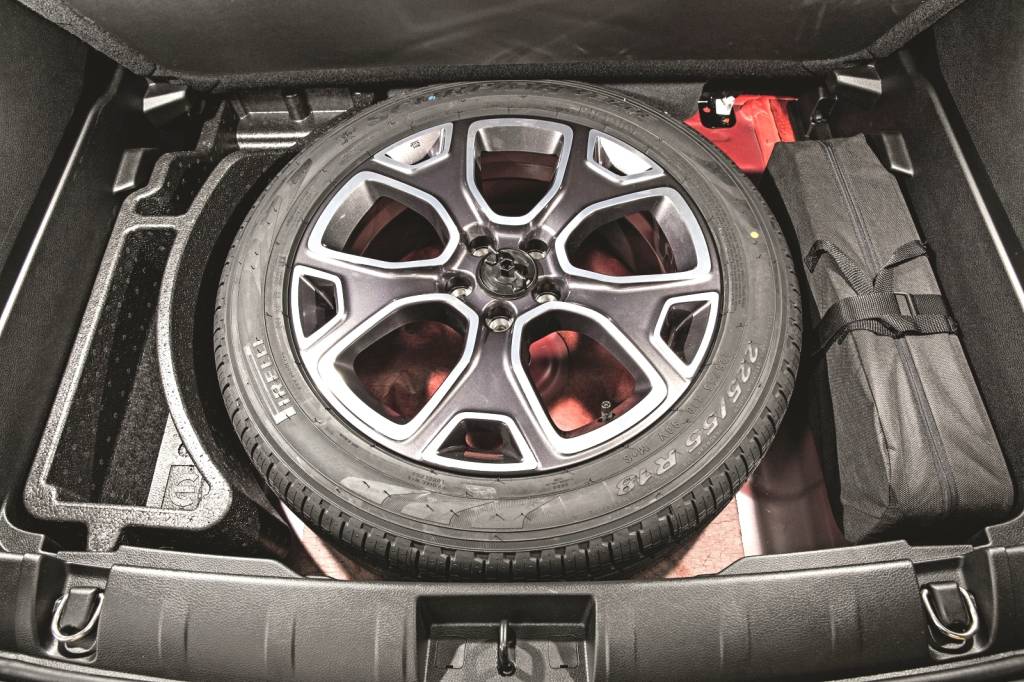 QR Jeep RENEGADE JEEP RENEGADE