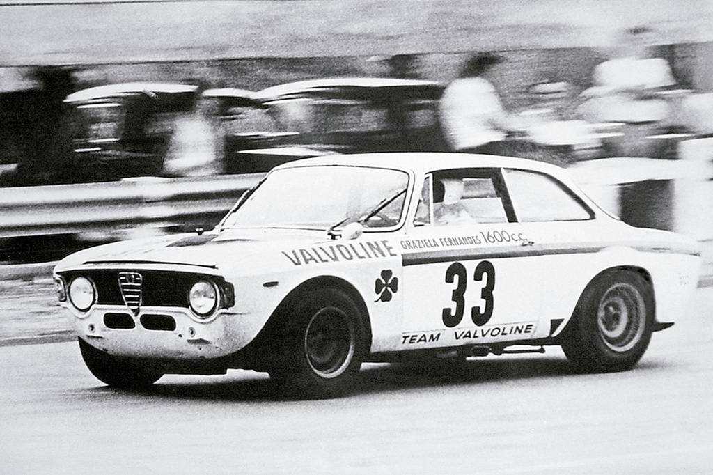 O Alfa Romeo GTA, com que disputou as Mil Milhas, foi preparado na Itália
