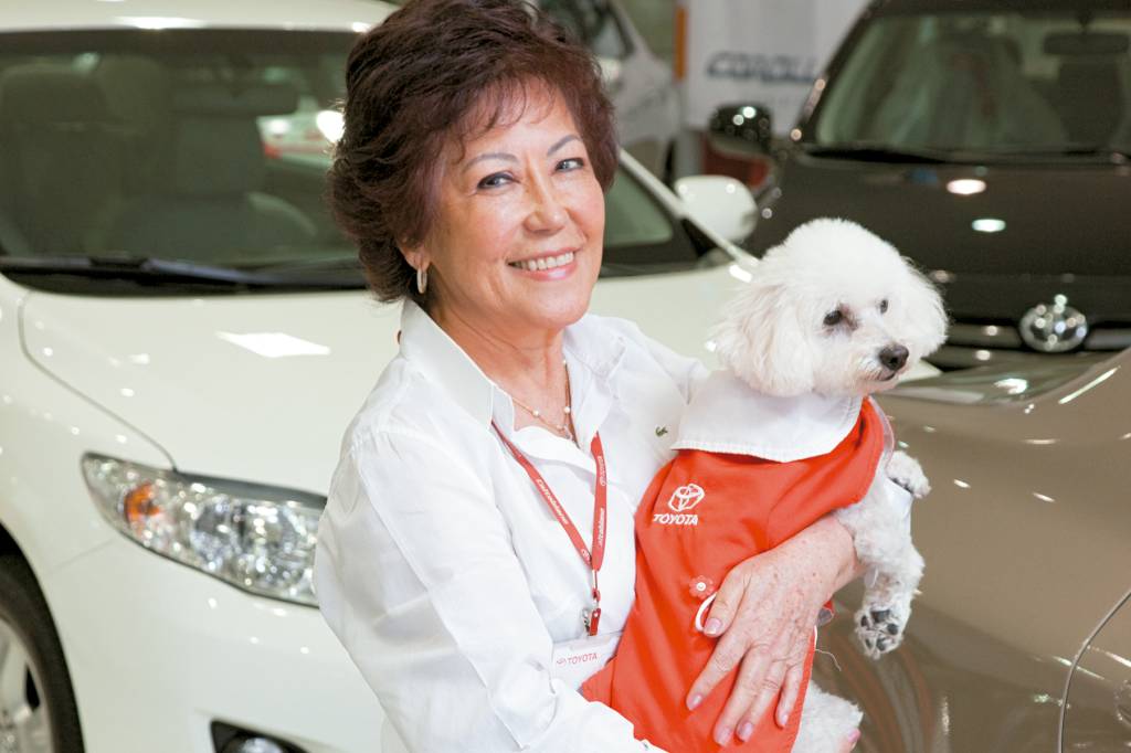 Miss simpatia: ela já vendeu 45 carros novos por mês