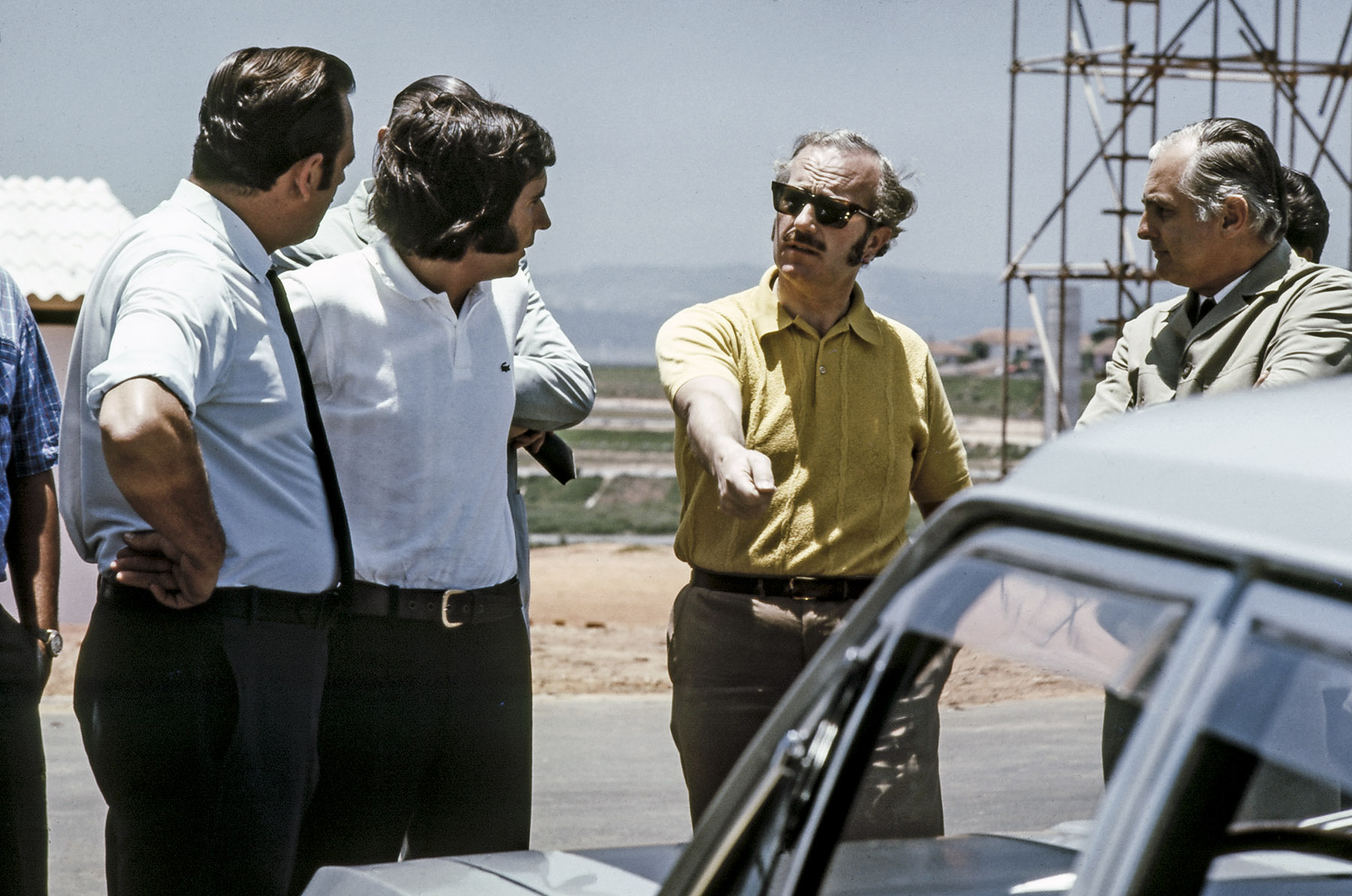 Grandes Comparativos: Corcel GT x Charger RT x LTD Landau x Puma 1800 x Opala SS x Volks TL Grandes Comparativos: Corcel GT x Charger RT x LTD Landau x Puma 1800 x Opala SS x Volks TL