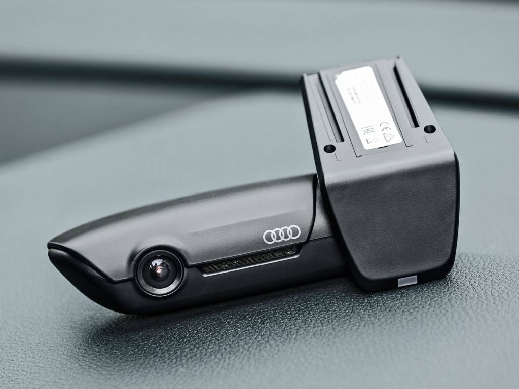 Audi Universal Traffic Recorder Audi Universal Traffic Recorder