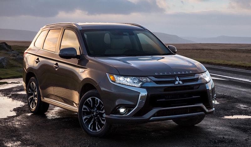 2018-Mitsubishi-OutlanderPHEV Mitsubishi Outlander 2018 visto 3/4 de frente