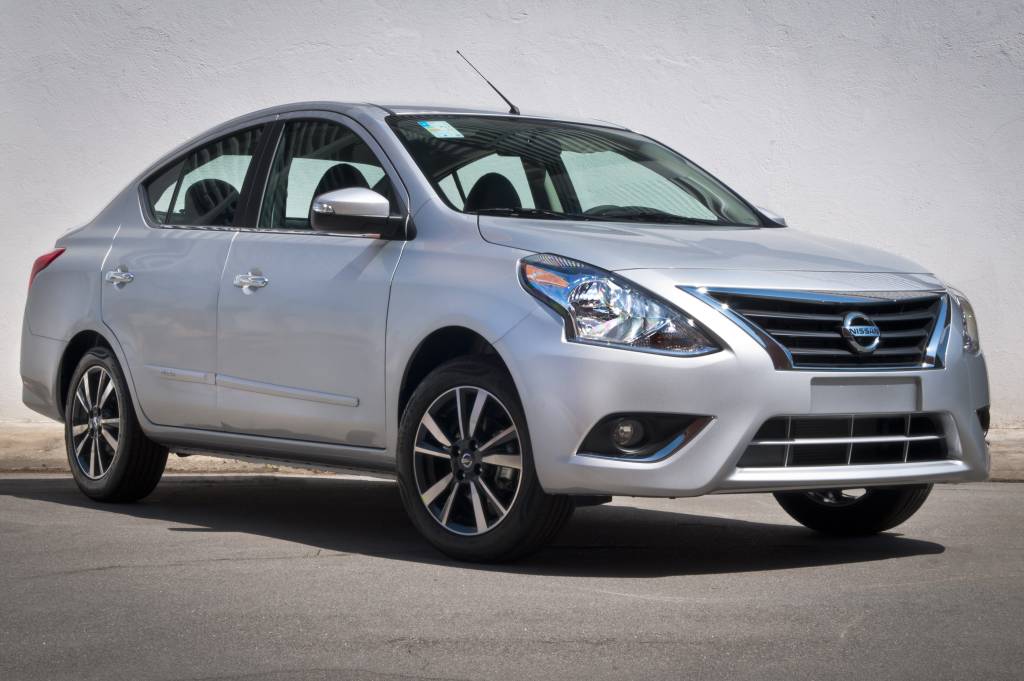 Nissan Versa ganha versão mais barata exclusiva para PcD