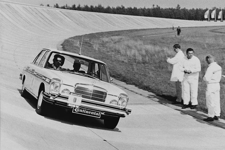 Futuro do pretérito: primeiro carro autônomo do mundo completa 50 anos